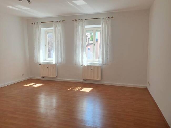 Etagenwohnung Burglengenfeld - 2 Zimmer, 76 m&sup2;, 532&euro; | Angebot:26276084