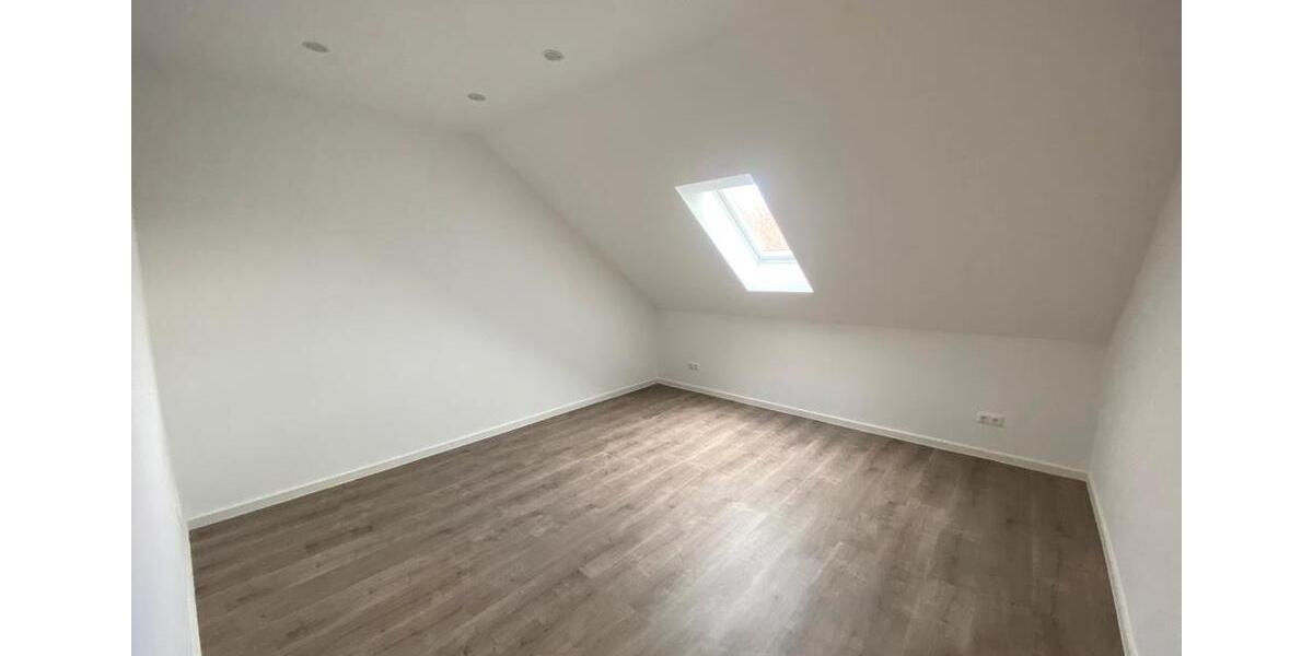 Etagenwohnung Zetel - 3 Zimmer, 73 m&sup2;, 850&euro; | Angebot:26002102