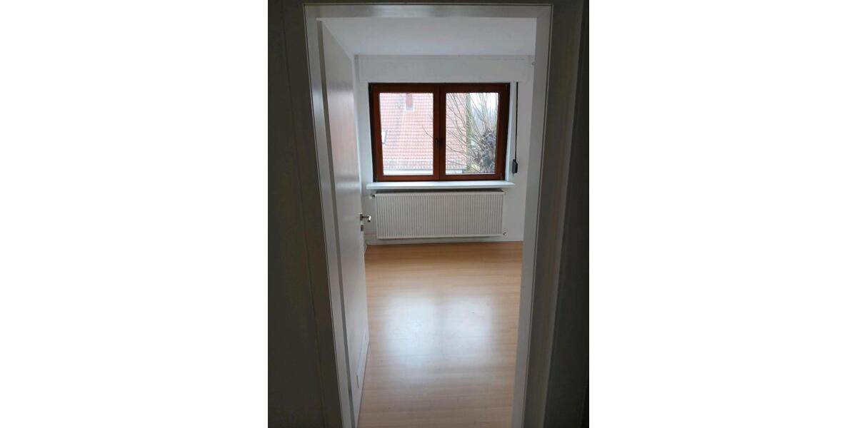 Dachgeschoßwohnung Vlotho - 2 Zimmer, 60 m&sup2;, 550&euro; | Angebot:25638838