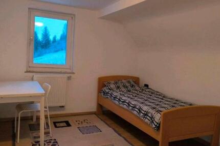 WG-Zimmer ab sofort frei – 375 € warm!