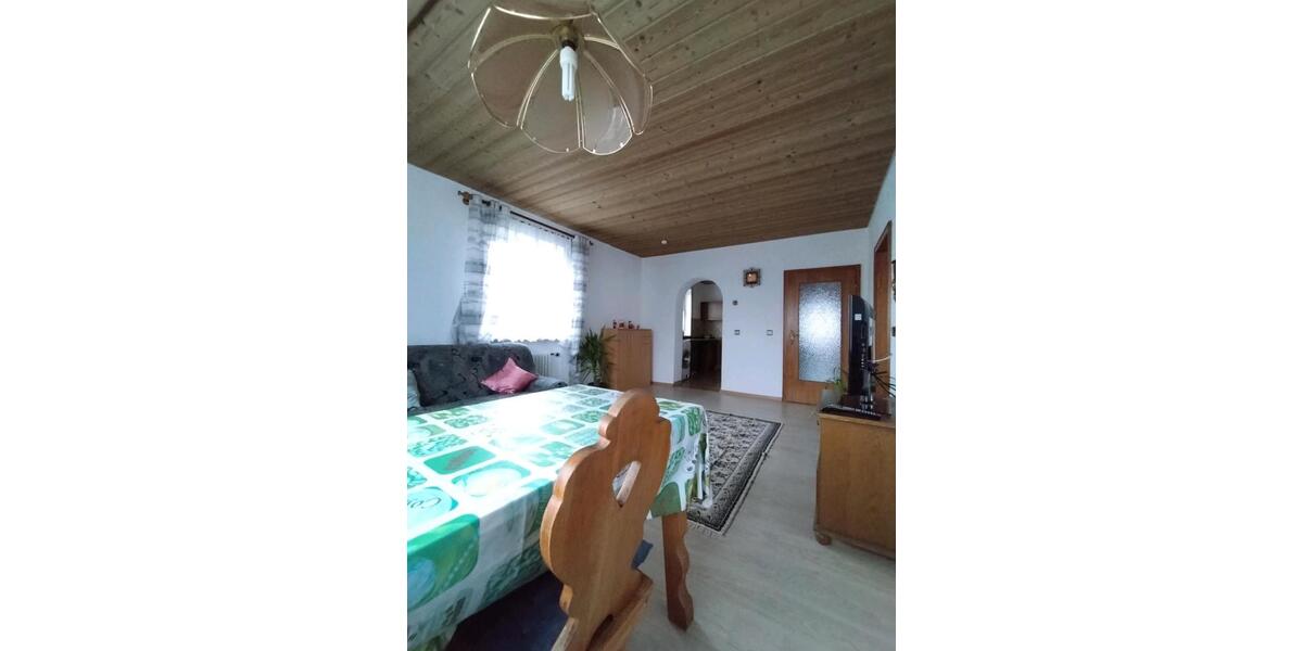 Etagenwohnung Laberweinting - 3 Zimmer, 120 m&sup2;, 28&euro; | Angebot:23874851