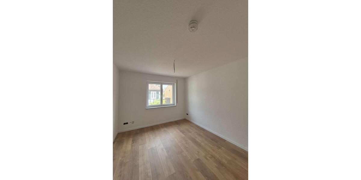 Etagenwohnung Vaihingen an der Enz - 4 Zimmer, 82 m&sup2;, 1.110&euro; | Angebot:25051722