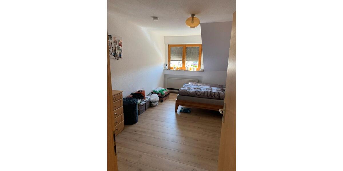 Dachgeschoßwohnung Neuffen - 4 Zimmer, 114 m&sup2;, 1.200&euro; | Angebot:26150486