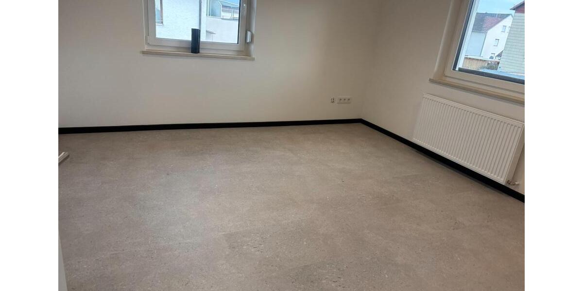 Etagenwohnung Tegernheim - 3 Zimmer, 70 m&sup2;, 600&euro; | Angebot:25980143