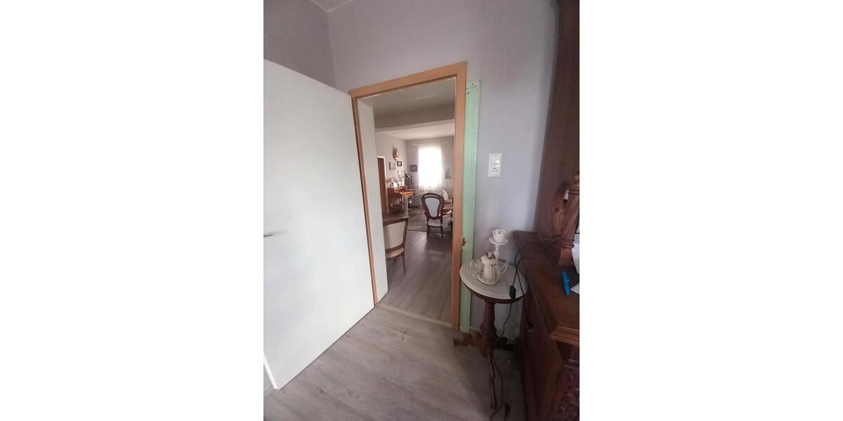 Erdgeschoßwohnung Bad Emstal - 4 Zimmer, 100 m&sup2;, 950&euro; | Angebot:26649794