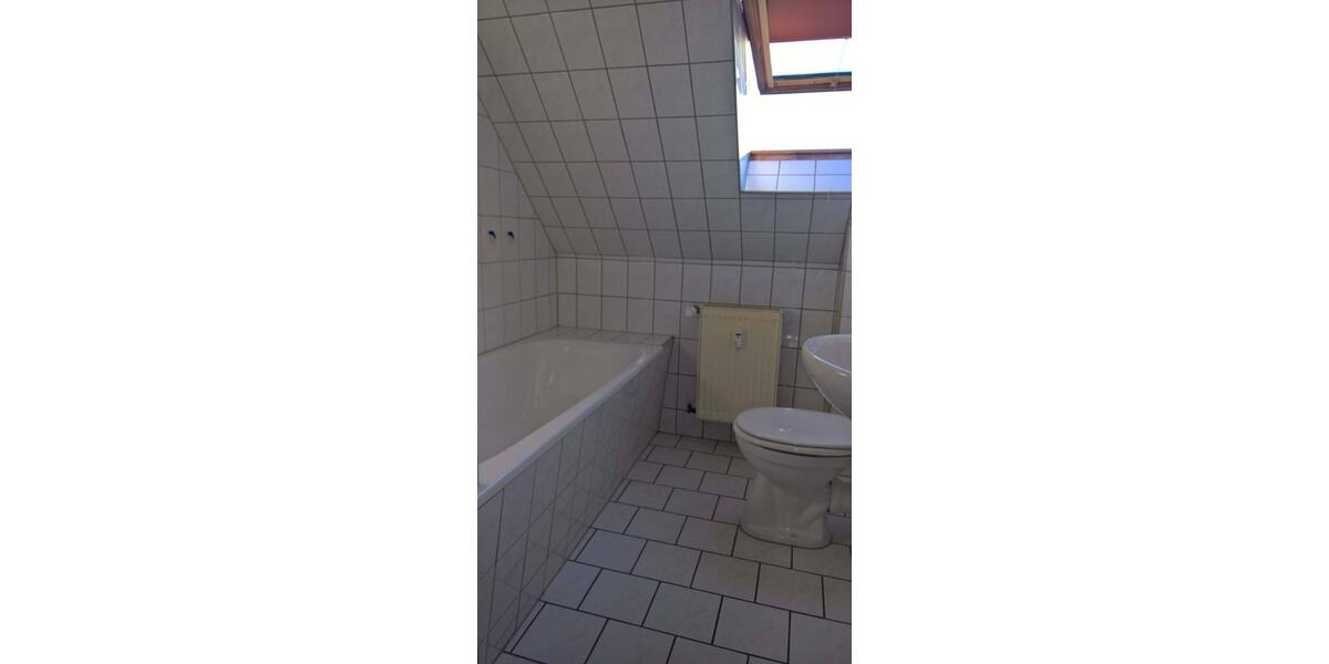 Etagenwohnung Staßfurt - 2 Zimmer, 67 m&sup2;, 360&euro; | Angebot:25960412