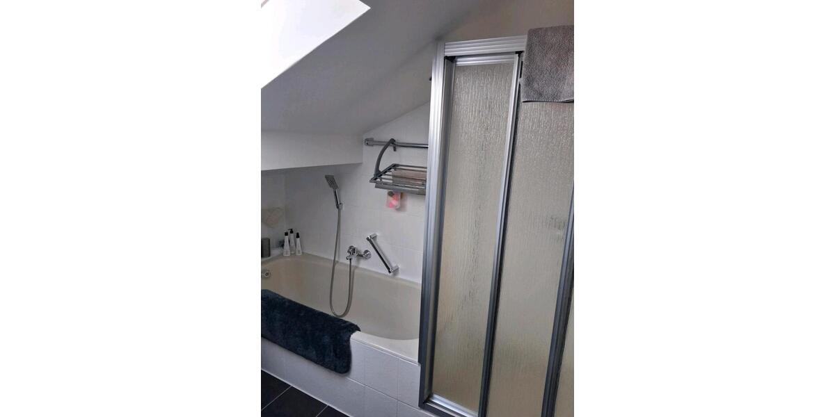 Dachgeschoßwohnung Kelheim - 3 Zimmer, 73 m&sup2;, 850&euro; | Angebot:25873696