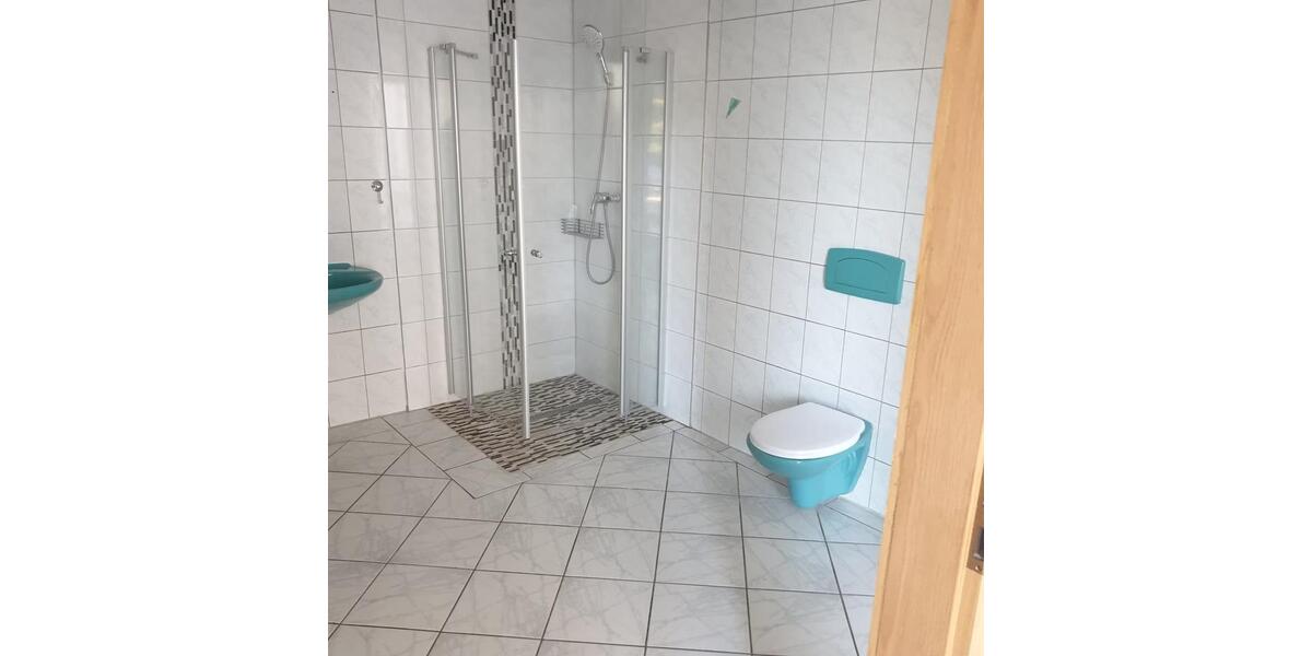 Erdgeschoßwohnung Gunzenhausen - 4 Zimmer, 120 m&sup2;, 800&euro; | Angebot:25048073