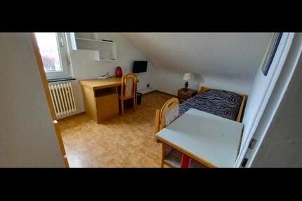 WG Zimmer an der S3 in 76189 1 zimmer