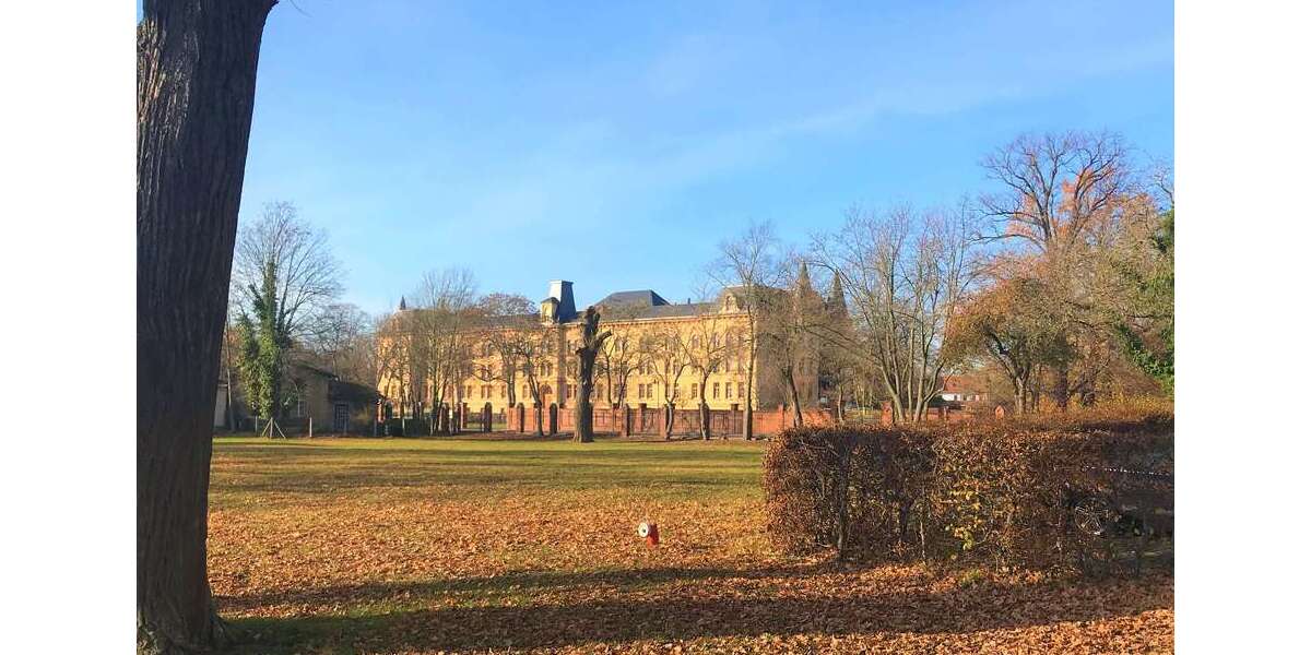 NEU -frisch renoviert. Gut geschnittene 4 Zimmer mit Balkon und Einbauküche. Flexibel ab 6 Monate ! - Appartement Annaburg | Angebot:21221245