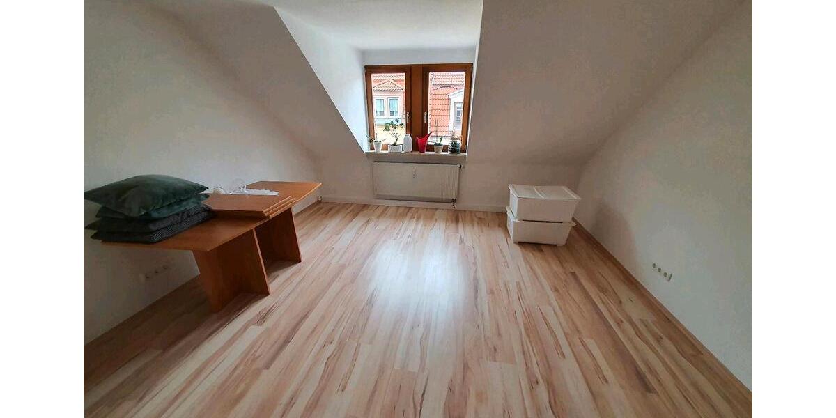 Dachgeschoßwohnung Bautzen - 4 Zimmer, 81 m&sup2;, 567&euro; | Angebot:26038397