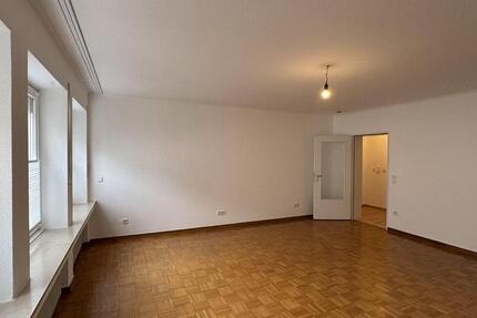 Freundliche 2-Zimmer-Wohnung mit Balkon und Einbauküche in Recke zimmer