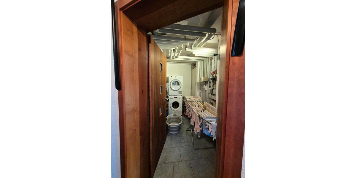 Befristete Untervermietung: 4 Zimmer Wohnung 15.April bis 14.Juni 4 zimmer