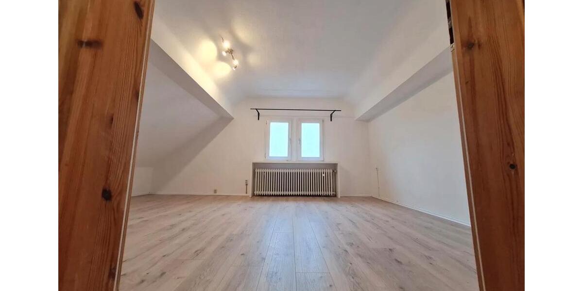 Sanierte Dachgeschosswohnung mit Weitblick in Remscheid Hasten 2 zimmer