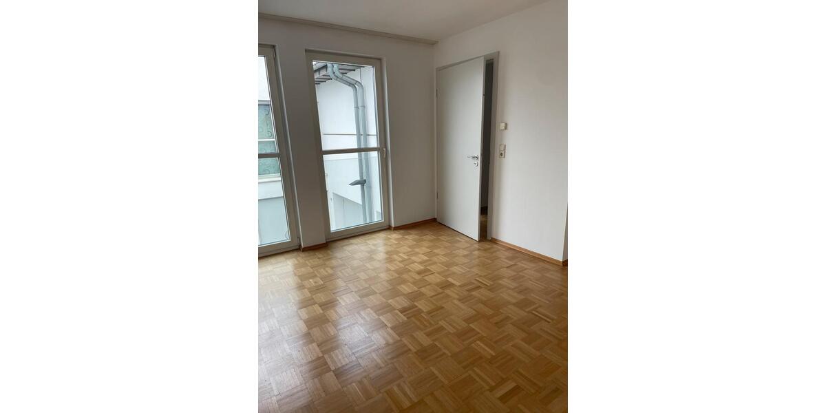 Doppelhaushälfte Kaiserslautern Betzenberg - 6 Zimmer, 179 m&sup2;, 2.250&euro; | Angebot:25023011