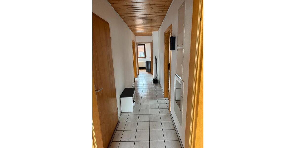 Dachgeschoßwohnung Kirchardt - 3 Zimmer, 75 m&sup2;, 640&euro; | Angebot:25892371