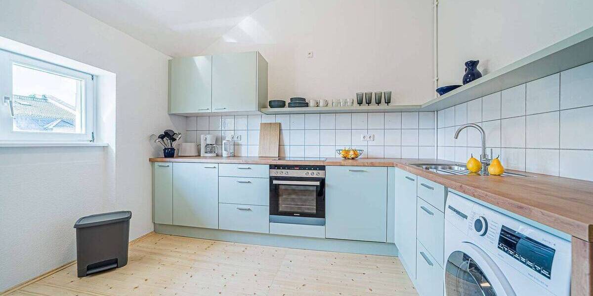 Etagenwohnung Frankfurt am Main Westend-Süd - 2 Zimmer, 75 m&sup2;, 1.650&euro; | Angebot:26683316