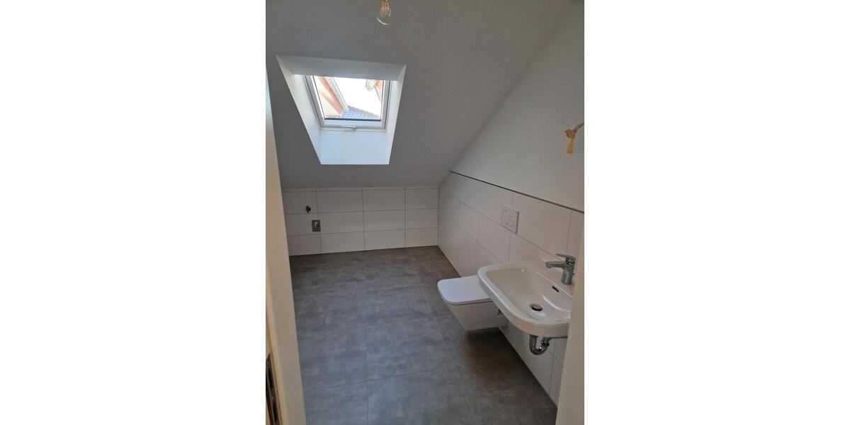 Dachgeschoßwohnung Lage - 3 Zimmer, 110 m&sup2;, 1.544&euro; | Angebot:24769508