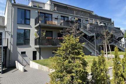 Wohnung zum Mieten in Weinböhla 620 € 70.35 m²