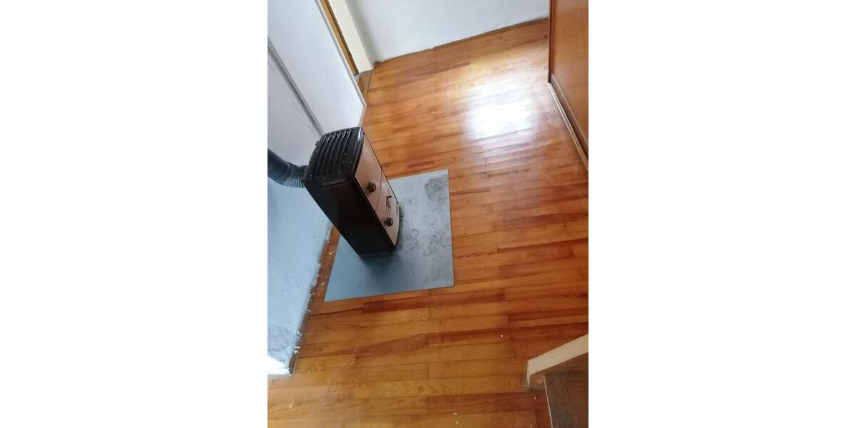 Haus, Scheune, Grillplatz, Hof, Stellplätze ,Garage 5 zimmer