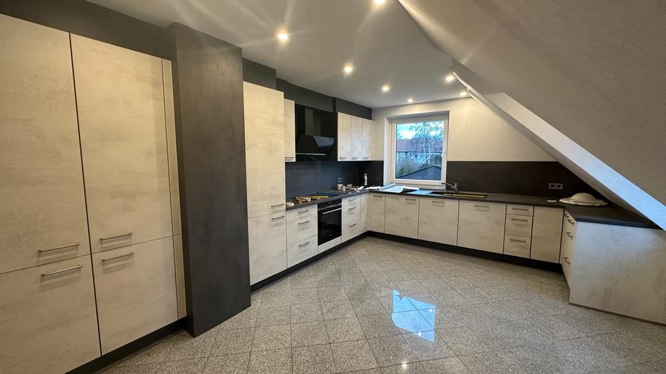 Dachgeschoßwohnung Heiligenhafen - 3 Zimmer, 90 m&sup2;, 1.370&euro; | Angebot:25855376