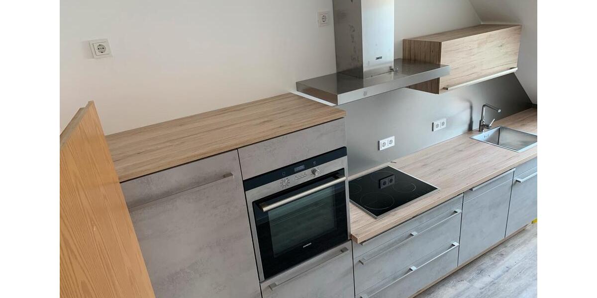 Moderne 2-Zimmer, EBK, neuem Bad, Balkon & Stellplatz 2 zimmer