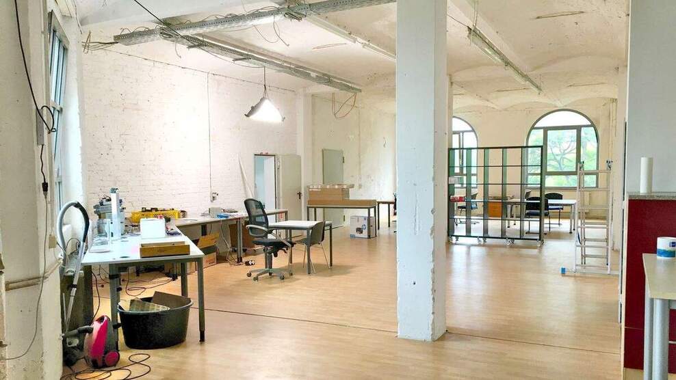 260 qm Industrie-Altbau-Etage - All-in-Miete zimmer