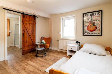 Wohnen auf Zeit Burghaun - 3 Zimmer, 102 m&sup2;, 55&euro; | Angebot:23635322