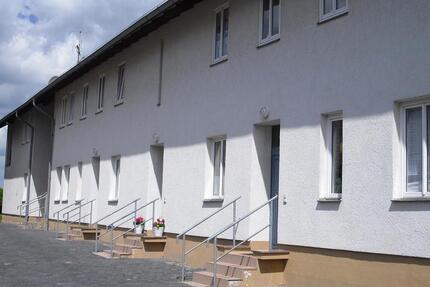 2 Raum Wohnung mit Wohnberechtigungsschein, ruhige Lage & Ausblick zu vermieten! 2 zimmer