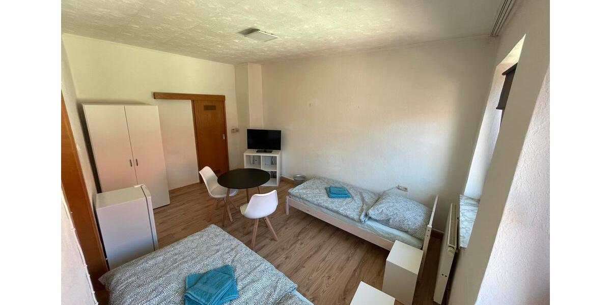 Wohnen auf Zeit Kitzingen - 10 Zimmer, 100 m&sup2;, 18&euro; | Angebot:26226216