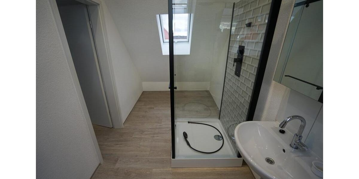 Dachgeschoßwohnung Neuhausen ob Eck - 3 Zimmer, 100 m&sup2;, 990&euro; | Angebot:24493311