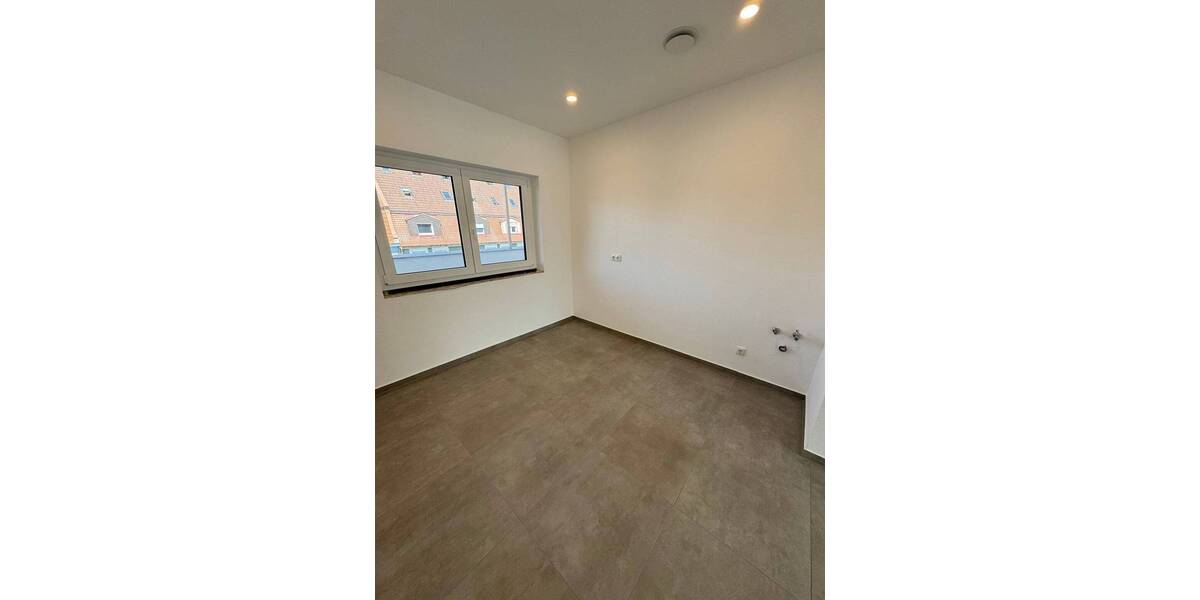 Etagenwohnung Schweinfurt Innenstadt - 3 Zimmer, 127 m&sup2;, 1.170&euro; | Angebot:25245462