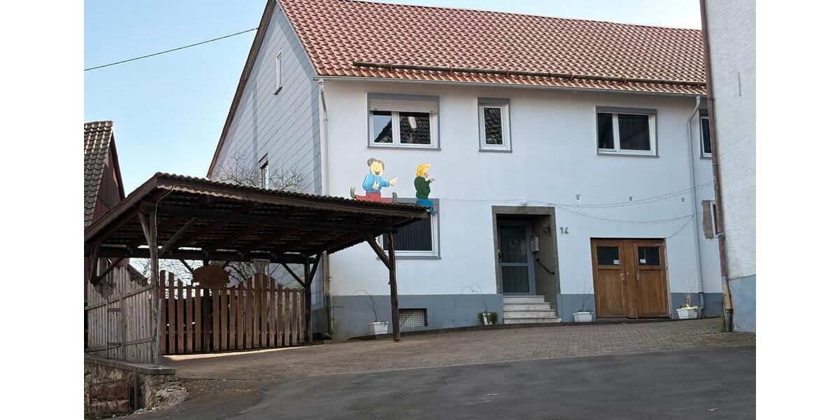 Einfamilienhaus Feldatal - 8 Zimmer, 280 m&sup2;, 1.390&euro; | Angebot:26604948