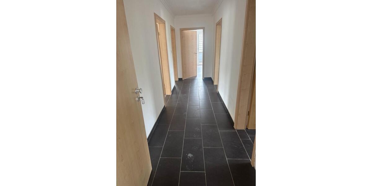 Dachgeschoßwohnung Bad Oeynhausen Rehme - 4 Zimmer, 83 m&sup2;, 800&euro; | Angebot:26336374