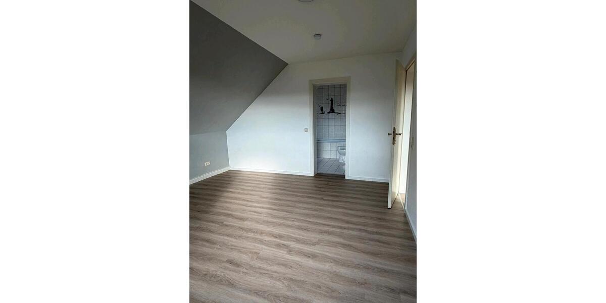 Dachgeschoßwohnung Langerwehe - 3 Zimmer, 85 m&sup2;, 720&euro; | Angebot:24842465