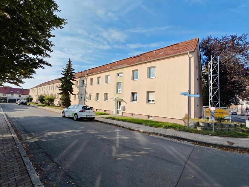 ZWEI Zimmer in BELIEBTER LAGE