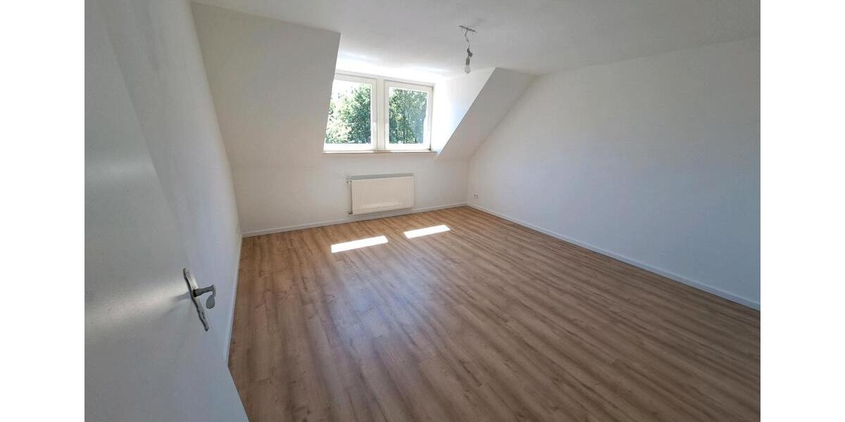 Bungalow Landau in der Pfalz - 8 Zimmer, 219 m&sup2;, 2.650&euro; | Angebot:26445773
