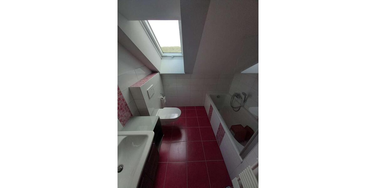 Dachgeschoßwohnung Rehau - 3 Zimmer, 65 m&sup2;, 400&euro; | Angebot:26253173