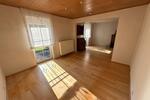 Großzügige 5-Zimmer-Wohnung, 155qm mit Garten und Stellplatz