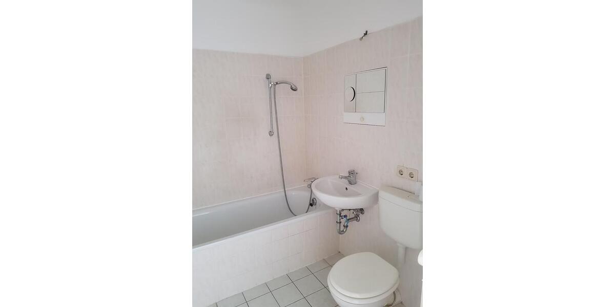 Etagenwohnung Neubrandenburg Datzeberg - 3 Zimmer, 69 m&sup2;, 300&euro; | Angebot:26251255