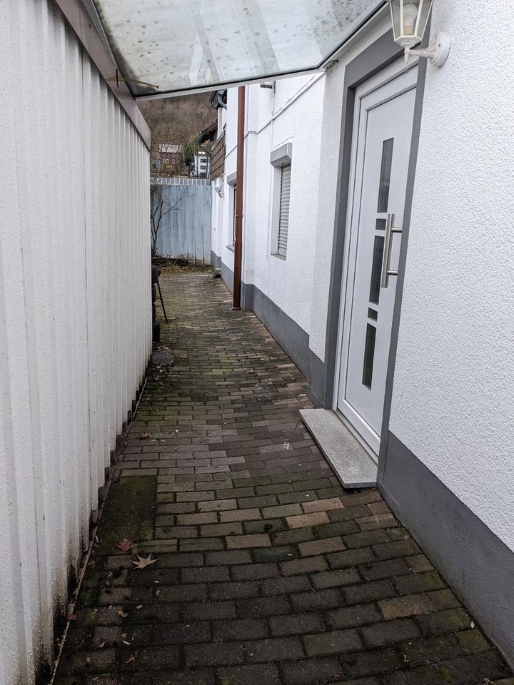 Schöne 2-Zimmer-Erdgeschoßwohnung mit EBK in Siegen