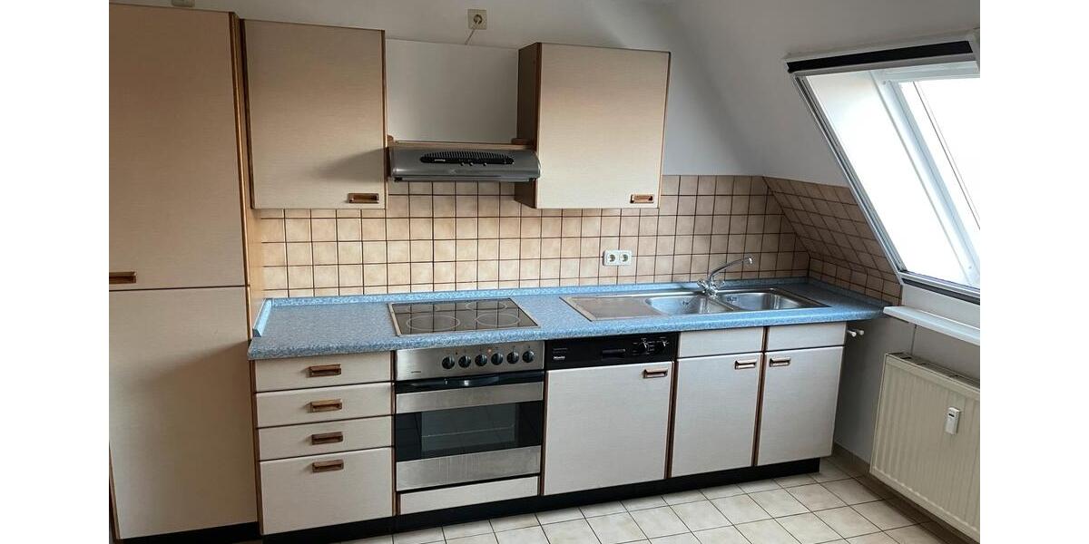 Dachgeschoßwohnung Stade Bützfleth - 4 Zimmer, 110 m&sup2;, 1.400&euro; | Angebot:24432525