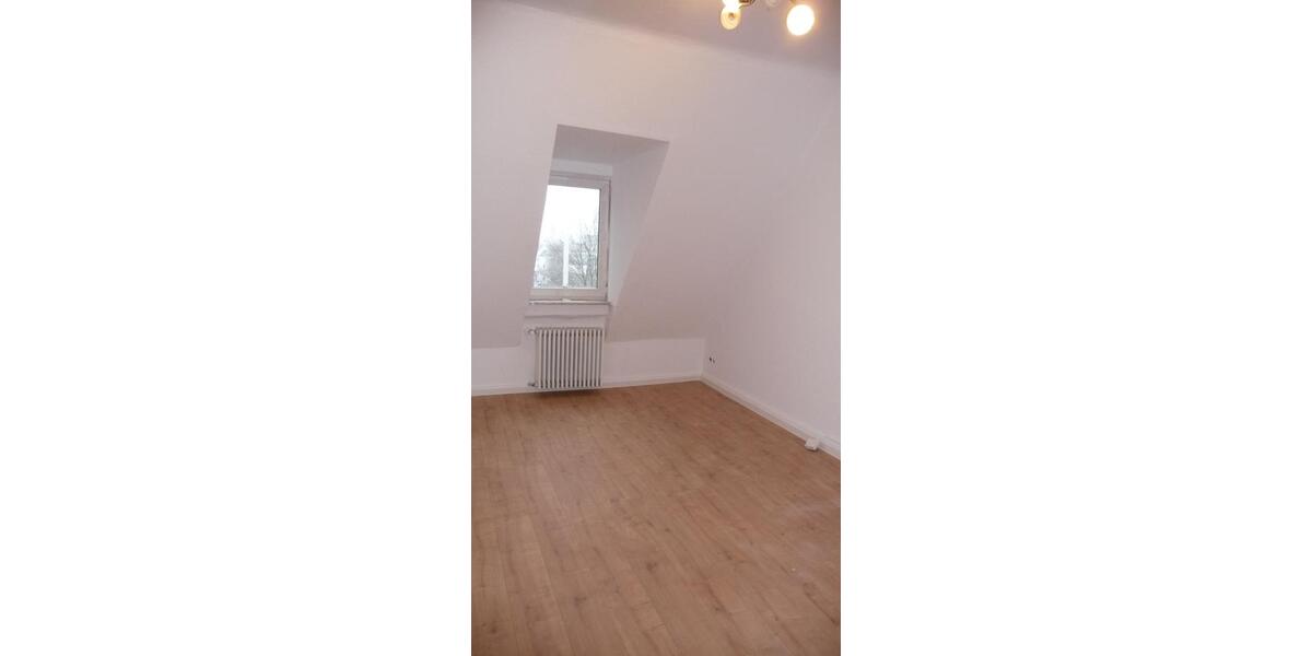 Dachgeschoßwohnung Kaiserslautern Betzenberg - 3.5 Zimmer, 72 m&sup2;, 690&euro; | Angebot:24780008