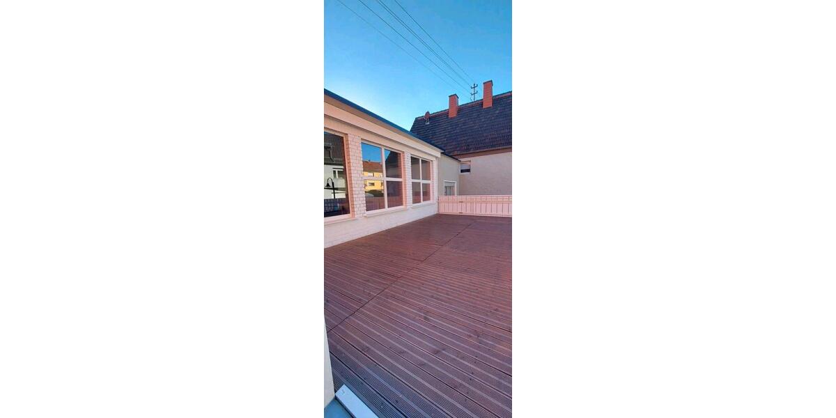 Etagenwohnung Nohfelden - 8 Zimmer, 300 m&sup2;, 2.500&euro; | Angebot:25904467