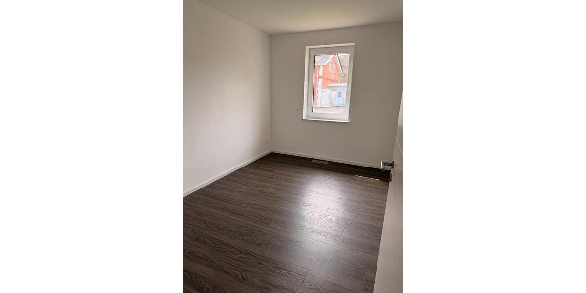 Erdgeschoßwohnung Lunden - 4 Zimmer, 121 m&sup2;, 1.250&euro; | Angebot:26296724