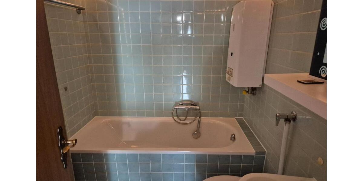 Etagenwohnung Saarbrücken West - 3 Zimmer, 70 m&sup2;, 570&euro; | Angebot:26573105