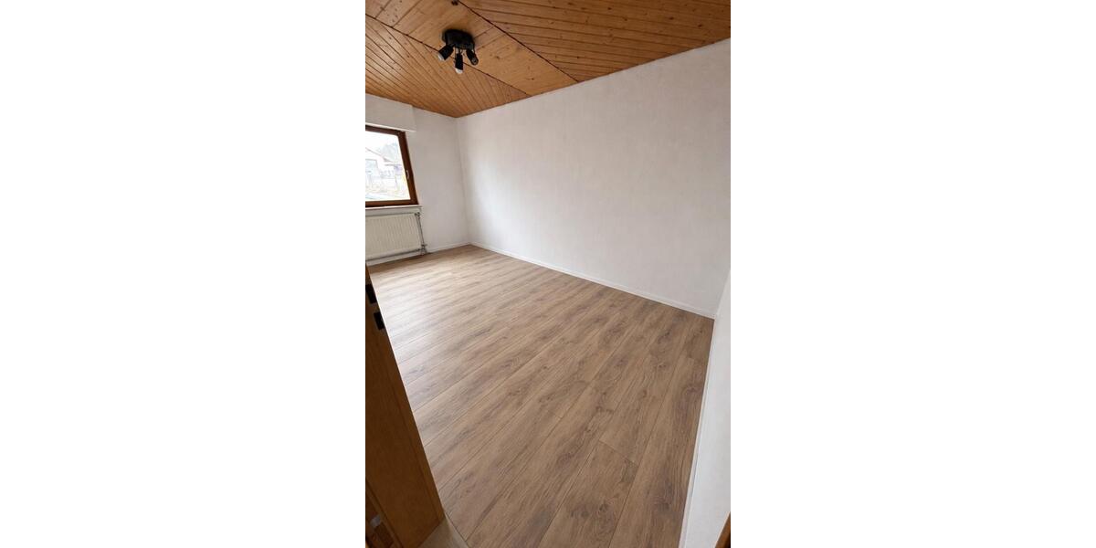 Erdgeschoßwohnung Wellendingen - 5 Zimmer, 107 m&sup2;, 1.150&euro; | Angebot:25967866