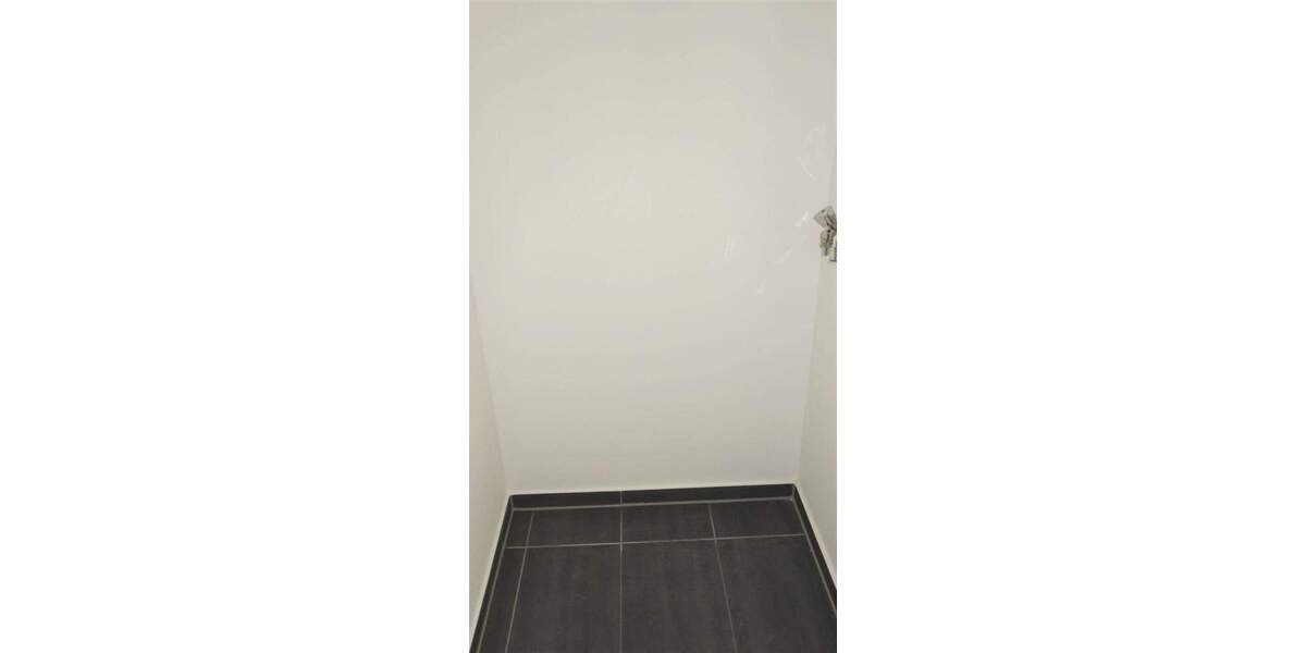 Zimmer Mönchengladbach Stadtmitte - 2 Zimmer, 103 m&sup2;, 1.379&euro; | Angebot:25778925