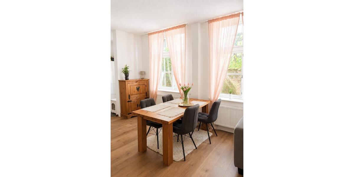 Erdgeschoßwohnung Güstrow - 2 Zimmer, 60 m&sup2;, 605&euro; | Angebot:26481886