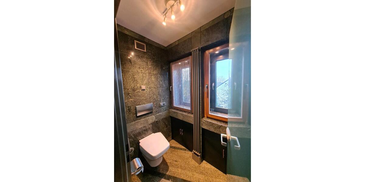 Dachgeschoßwohnung Krefeld Benrad - 3 Zimmer, 94 m&sup2;, 1.420&euro; | Angebot:26536648